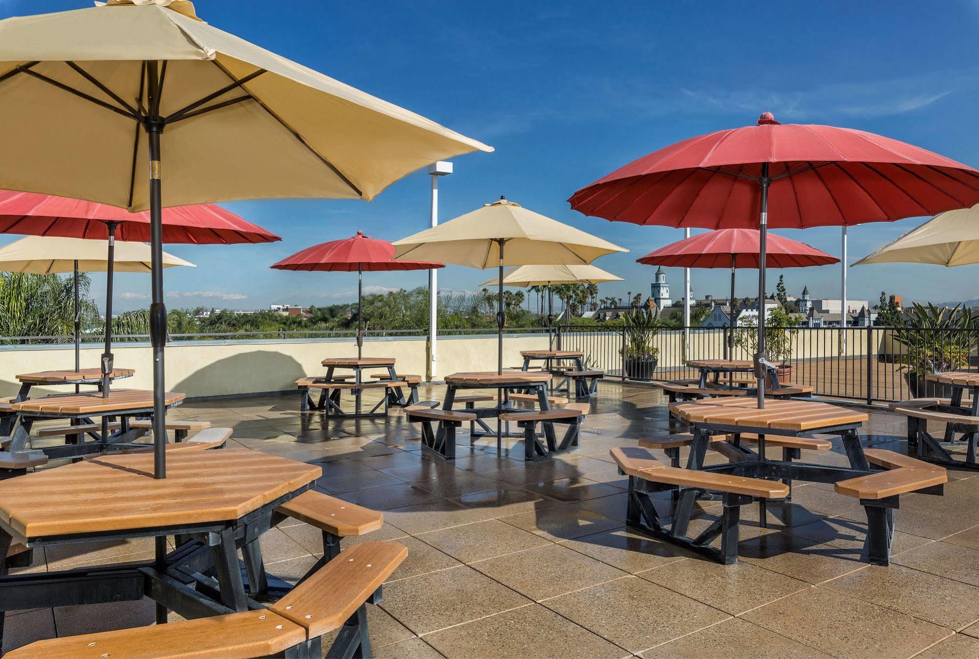 Desert Palms Hotel & Suites Anaheim Resort Extérieur photo