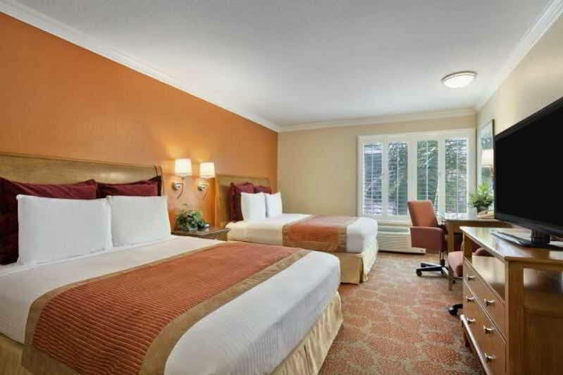 Desert Palms Hotel & Suites Anaheim Resort Extérieur photo