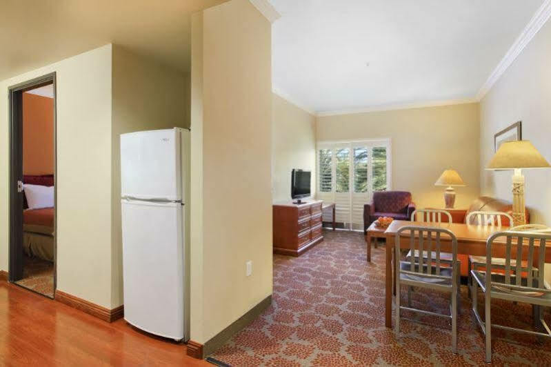 Desert Palms Hotel & Suites Anaheim Resort Extérieur photo